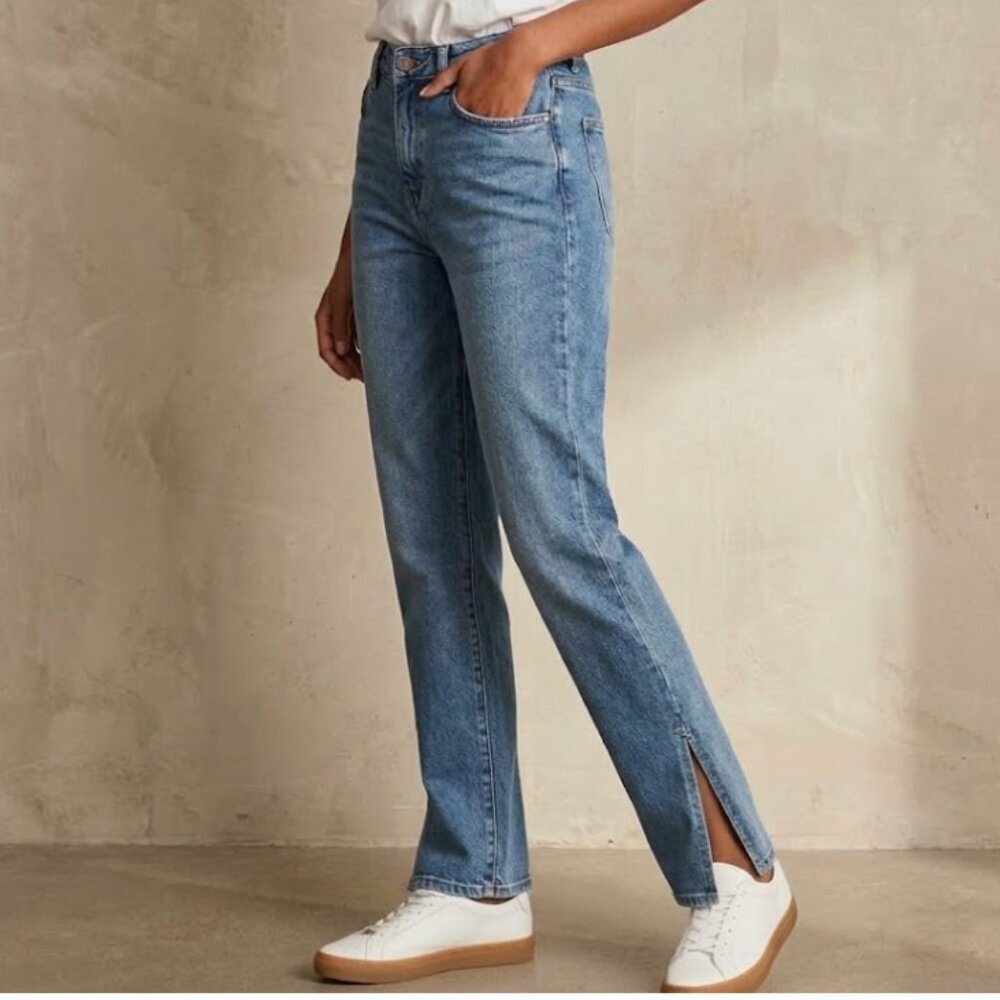 Sincerely Jules Straight Leg Jeans Size 00/23 Medium Wash Denim